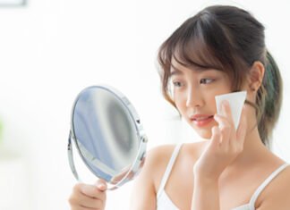 How To Reduce Shine On Your Oily Face